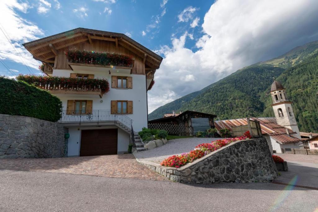Appartamento Mansarda Patrizia E Franco Val Di Sole Комецадура Екстериор снимка